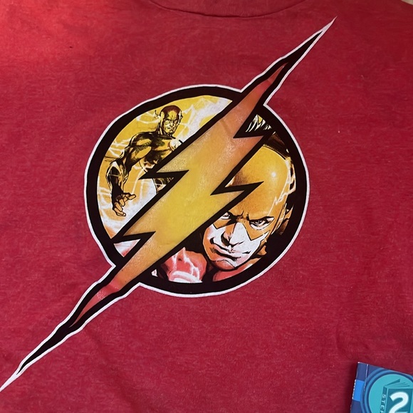 Flash tee shirt and book bundle - Picture 2 of 4